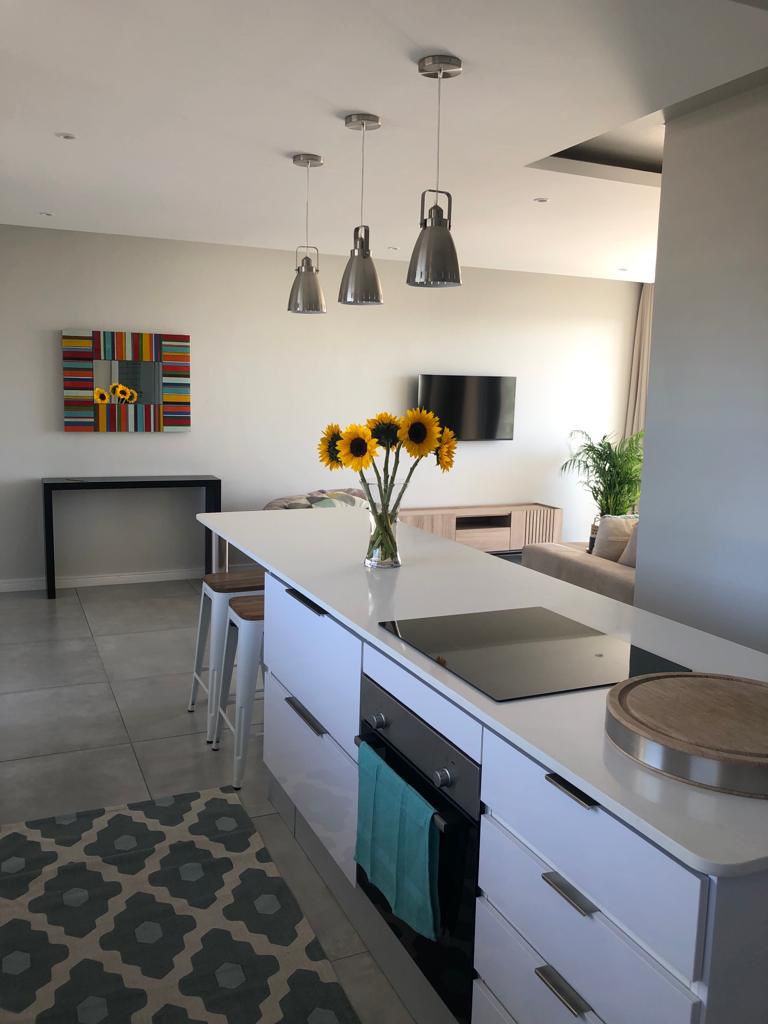 To Let 2 Bedroom Property for Rent in Sea Point Western Cape